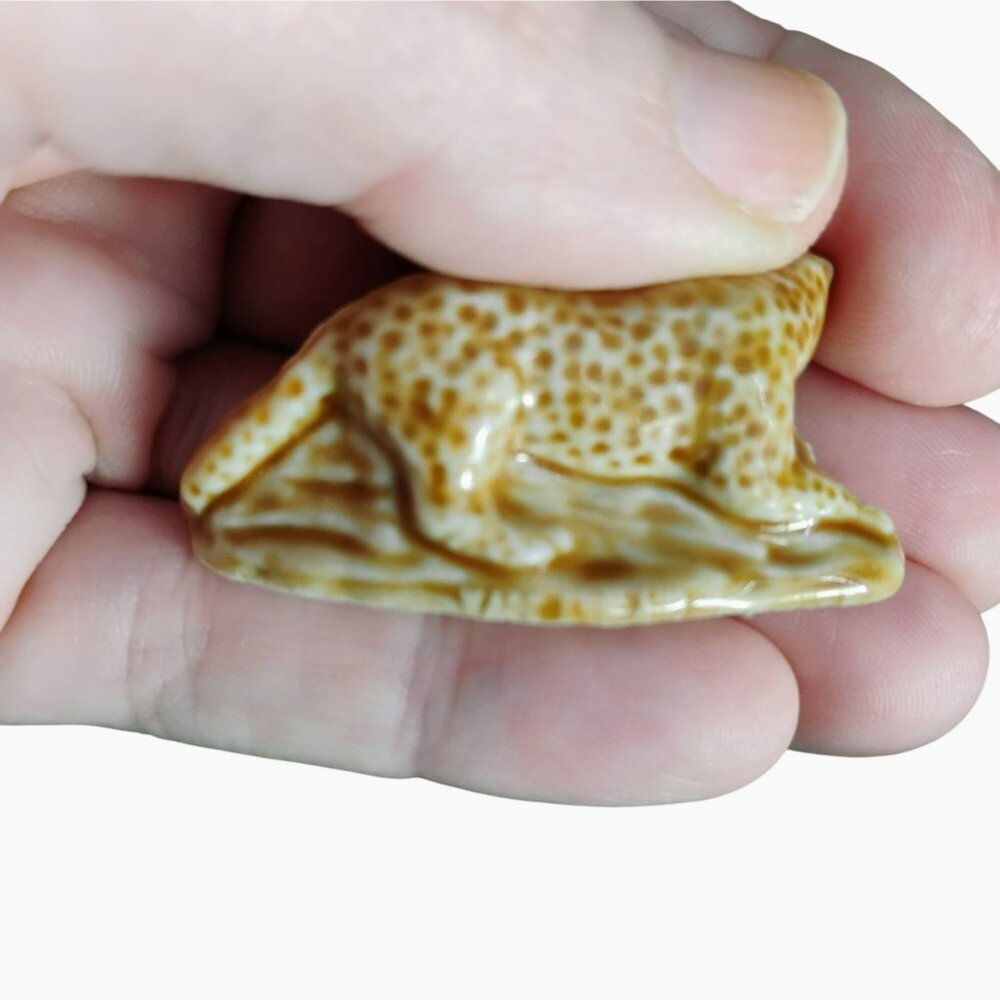 Wade Whimsies England Leopard Miniature Porcelain Figurine Vintage Cheetah Tan - Picture 3 of 7